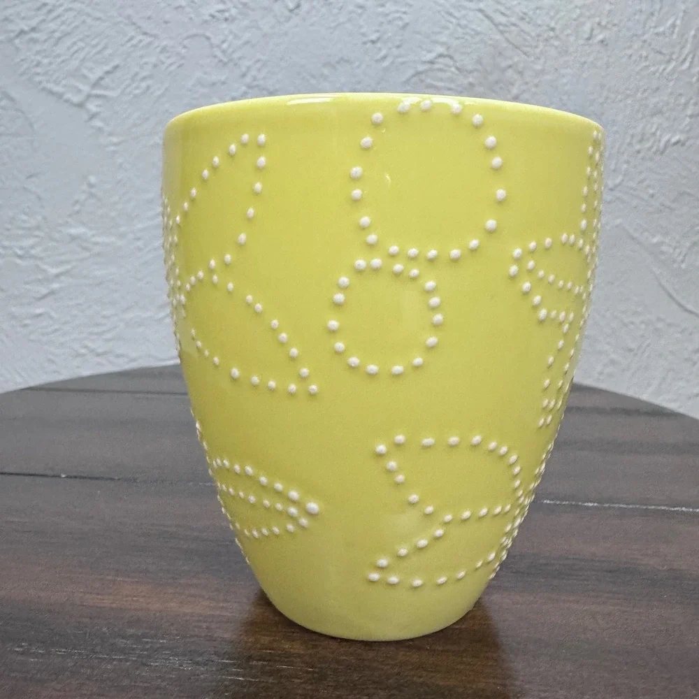 Vintage 2006 Starbucks Yellow Embossed 12oz Coffee Mug Tea Cocoa